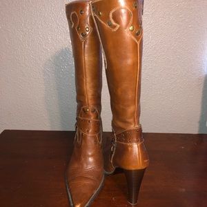 Dressy cowgirl boots.